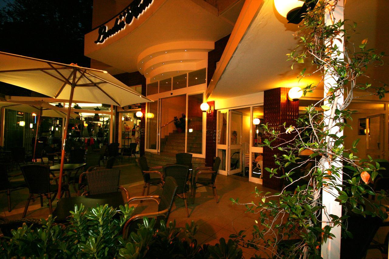 Hotel London Cattolica Exteriör bild