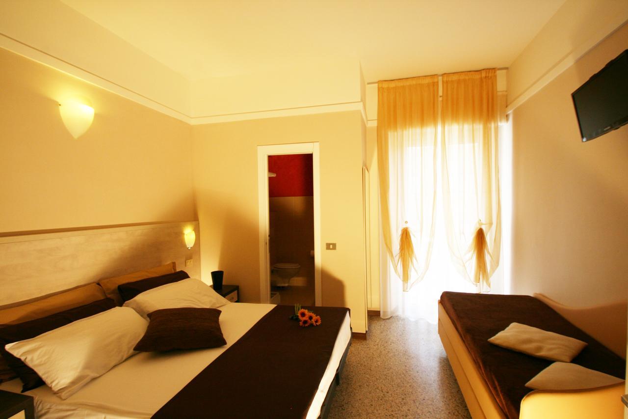 Hotel London Cattolica Exteriör bild